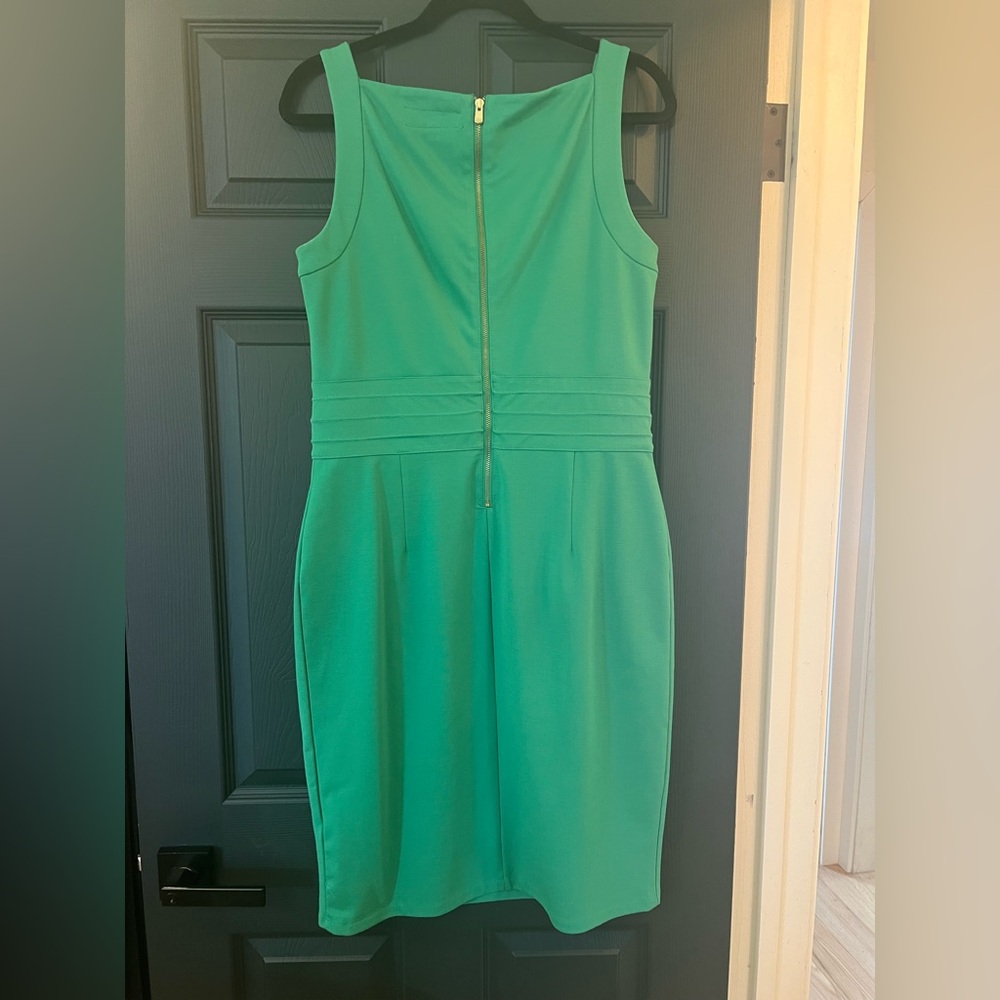 Classic Sleeveless Sheath Dress in Emerald Green